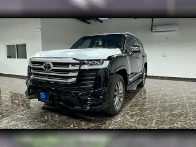 Photo of 2024 Toyota Land Cruiser VXR