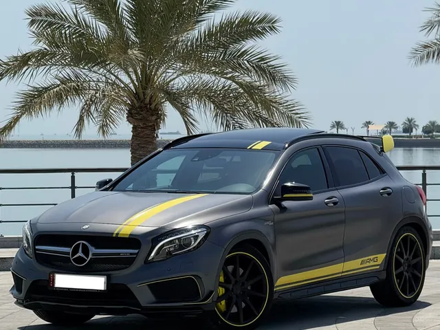 صورة 2015 مرسيدس-بنز GLA 45 AMG