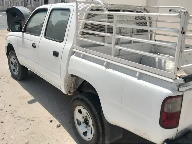 Photo of 2004 Toyota Hilux