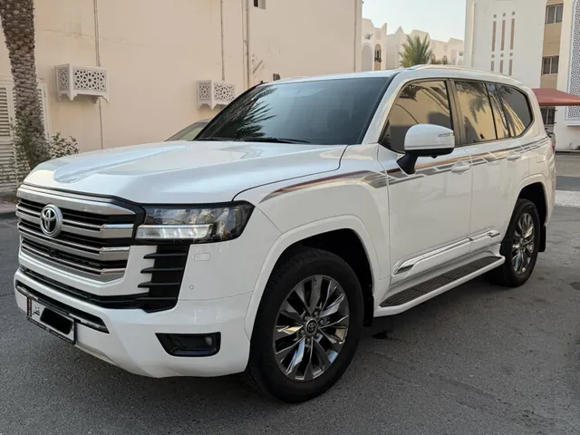 Photo of 2022 Toyota Land Cruiser GXR