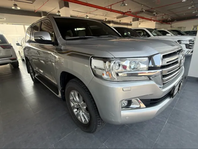 صورة 2019 تويوتا لاند كروزر VXR