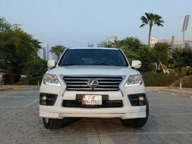 صورة 2013 لكزس LX 570 S