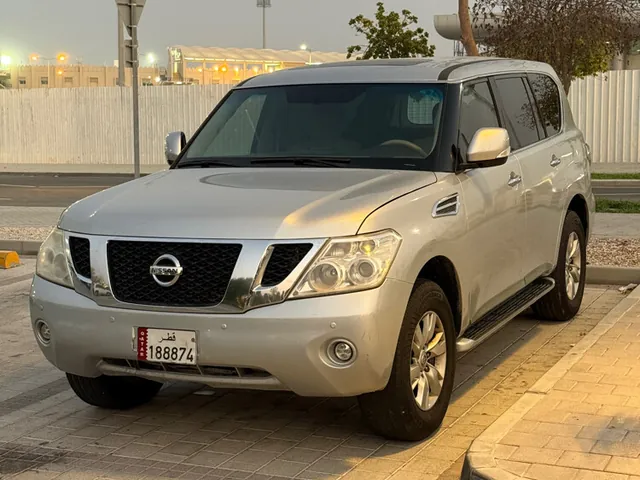 صورة 2013 نيسان باترول SE