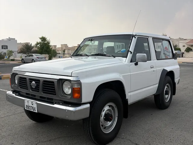 صورة 1990 نيسان باترول