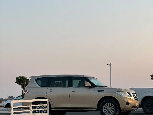 صورة 2014 نيسان باترول SE