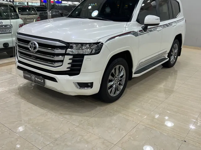 Photo of 2023 Toyota Land Cruiser GXR