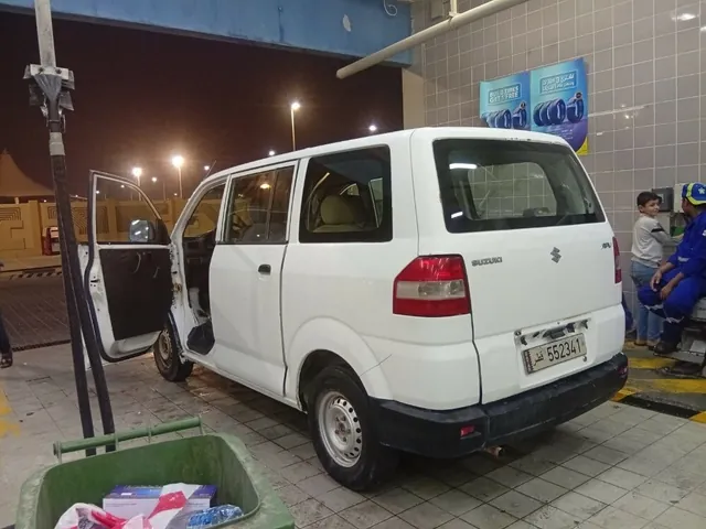 صورة 2013 سوزوكي APV