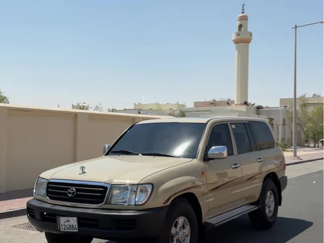 Photo of 2000 Toyota Land Cruiser GX