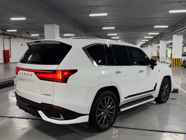 Photo of 2024 Lexus LX 600