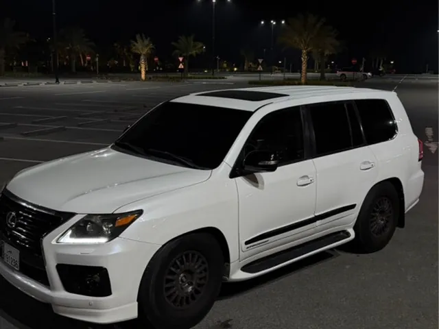 Photo of 2010 Lexus LX 570