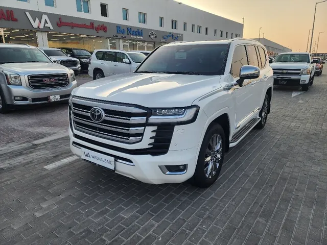 Photo of 2025 Toyota Land Cruiser VXR
