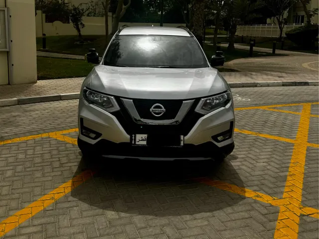 صورة 2020 نيسان اكس-تريل SV