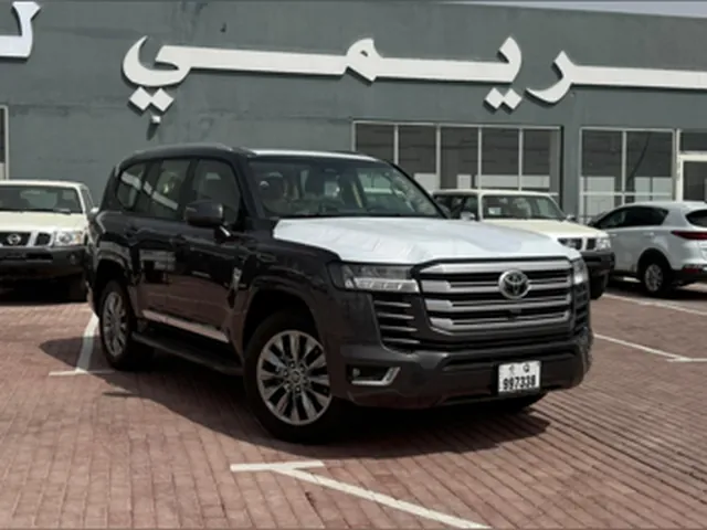 Photo of 2026 Toyota Land Cruiser GXR