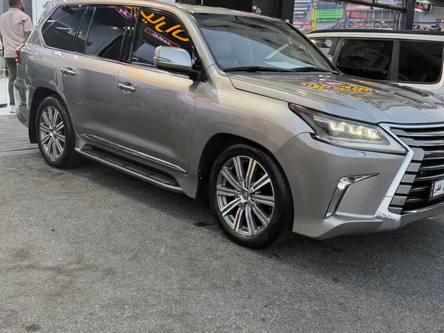 Photo of 2016 Lexus LX 570