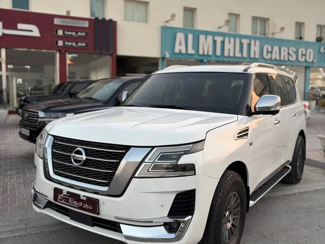 صورة 2014 نيسان باترول بلاتينيوم