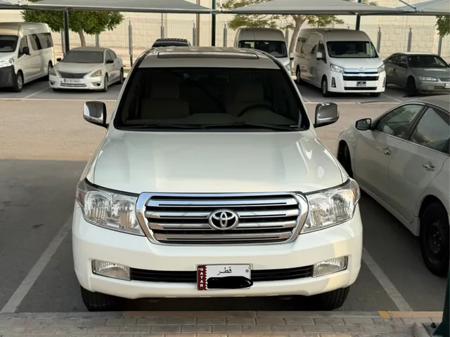 صورة 2010 تويوتا لاند كروزر VXR