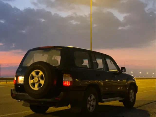 Photo of 2006 Toyota Land Cruiser GXR