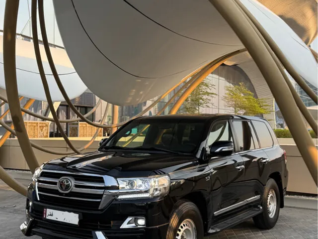 صورة 2018 تويوتا لاند كروزر VXR