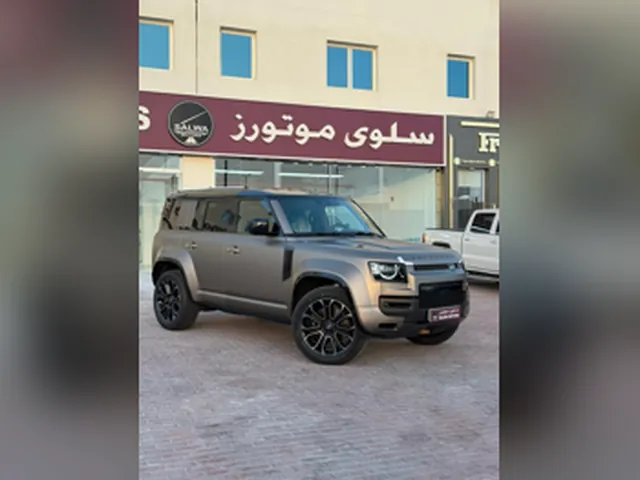 صورة 2025 لاند روفر ديفندر أوكتا