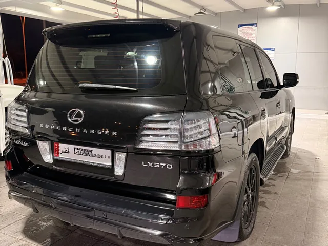 Photo of 2011 Lexus LX 570