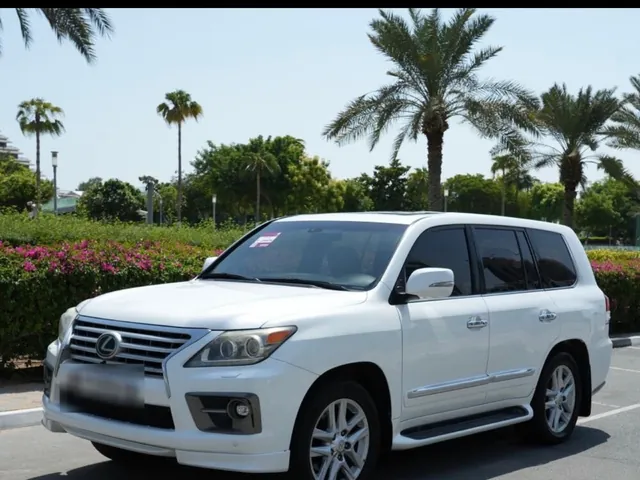صورة 2009 لكزس LX 570