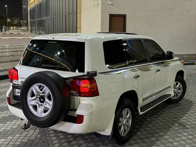 Photo of 2014 Toyota Land Cruiser GXR