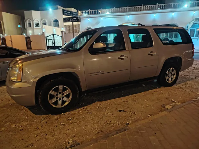 Photo of 2011 GMC Suburban