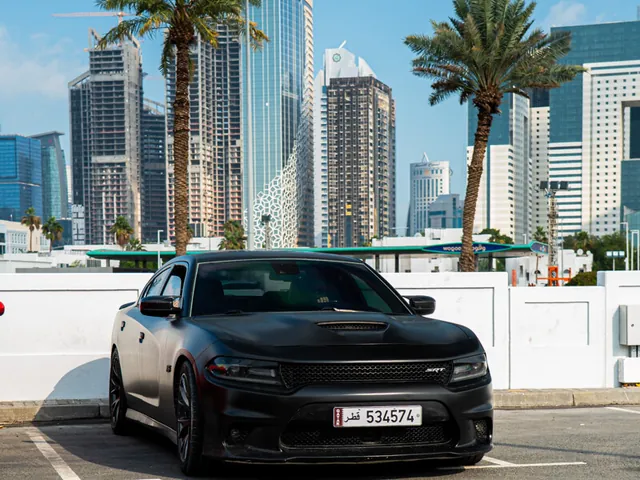 صورة 2016 دودج تشارجر SRT