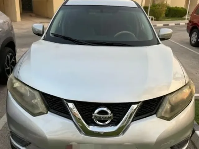 صورة 2015 نيسان اكس-تريل SV
