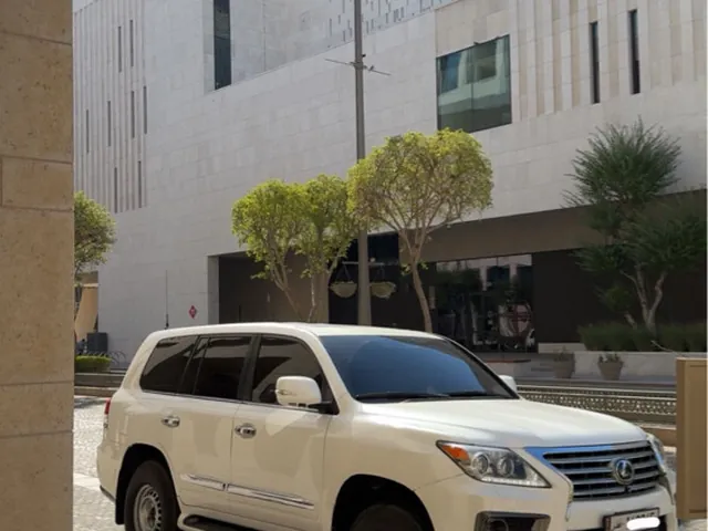 صورة 2008 لكزس LX 570
