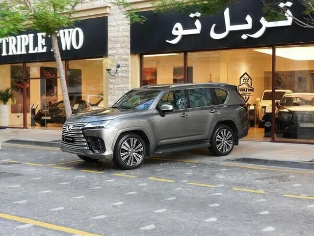 صورة 2025 لكزس LX 600 لكجري