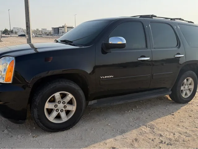 Photo of 2011 GMC Yukon SLT