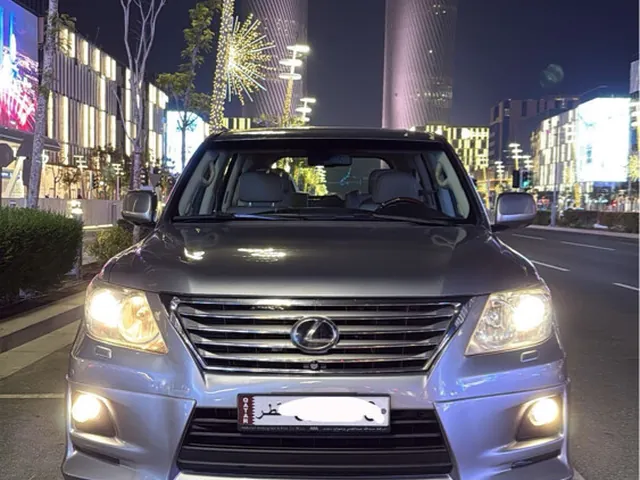 صورة 2010 لكزس LX 570