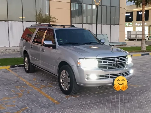 صورة 2012 لينكون نافيجيتور بريزيدنشال