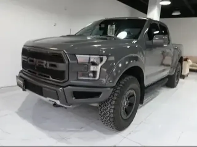 صورة 2018 فورد F-150 SVT رابتر