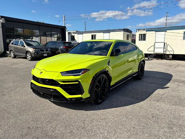 Photo of 2022 Lamborghini Urus S