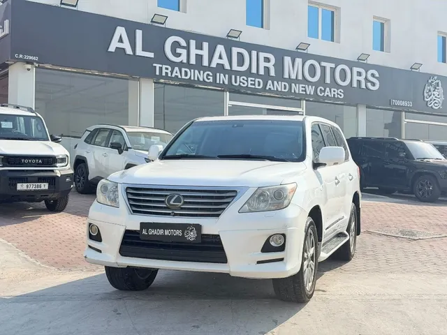 Photo of 2010 Lexus LX 570