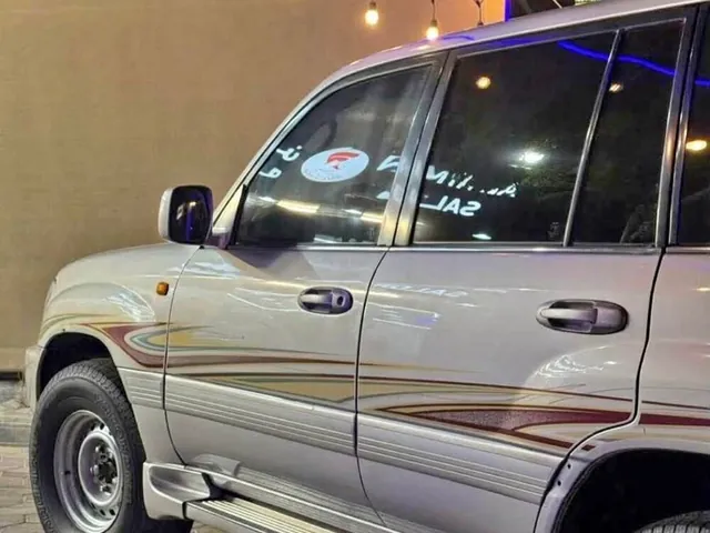 Photo of 2005 Toyota Land Cruiser GXR