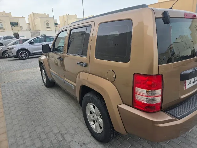 صورة 2012 جيب شيروكي