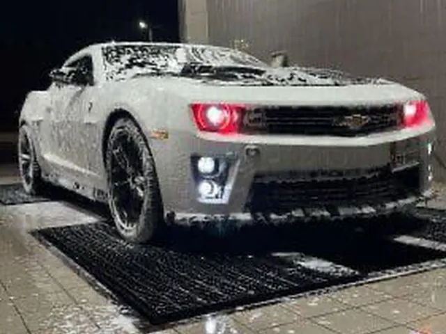صورة 2012 شيفروليه كامارو ZL1
