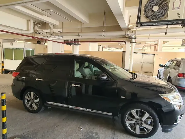 صورة 2014 نيسان باثفايندر SV