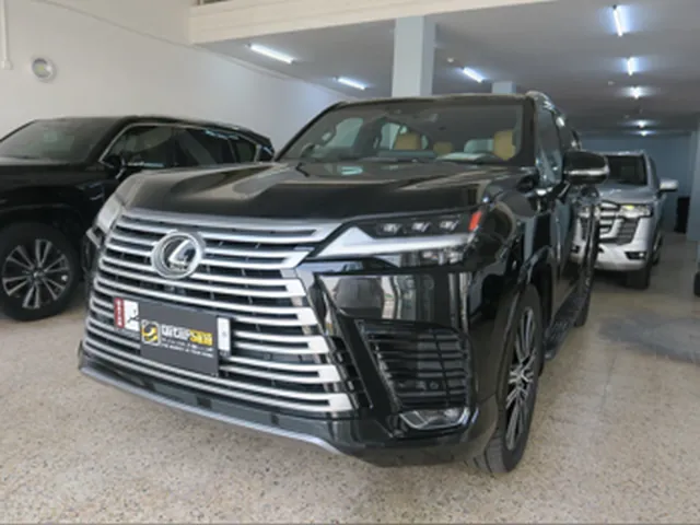 صورة 2023 لكزس LX 600 لكجري