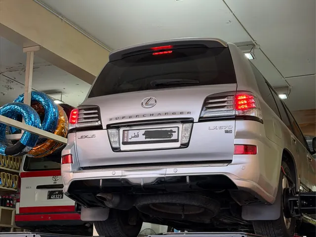 صورة 2010 لكزس LX 570