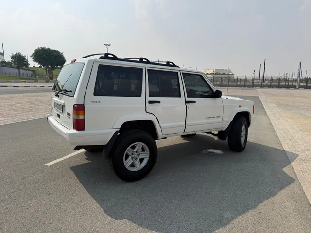 صورة 2001 جيب شيروكي Limited