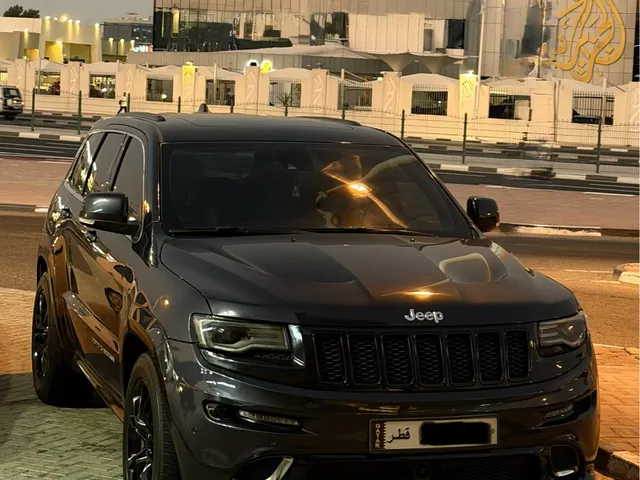 صورة 2014 جيب جراند شيروكي SRT