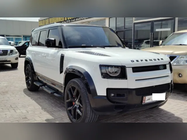 صورة 2022 لاند روفر ديفندر 110