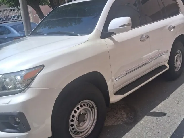Photo of 2009 Lexus LX 570 S