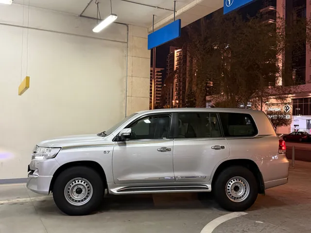Photo of 2018 Toyota Land Cruiser VXR