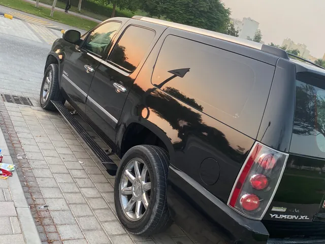 Photo of 2011 GMC Yukon Denali