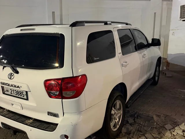 Photo of 2015 Toyota Sequoia